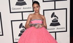 Co to za suknia?! Rihanna wygląda jak w 9. miesiącu ciąży