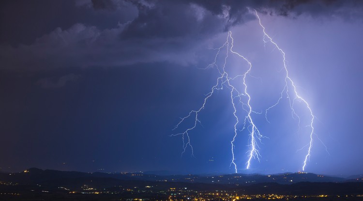 Levideózták a világ legfélelmetesebb villámját