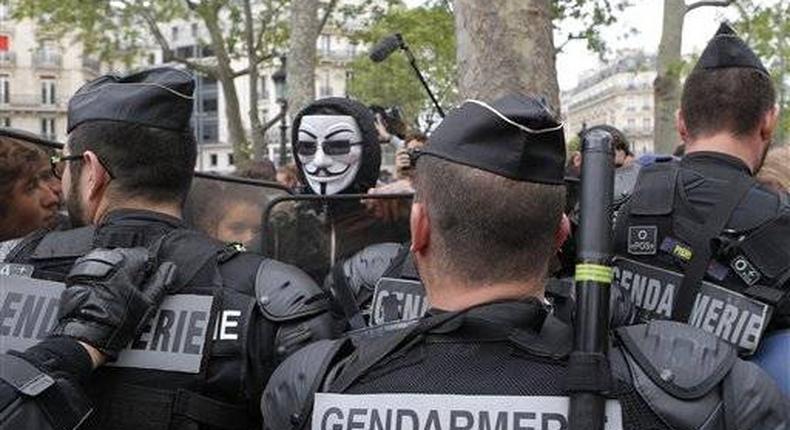 French riot police deploy ahead of protest against jobs reform