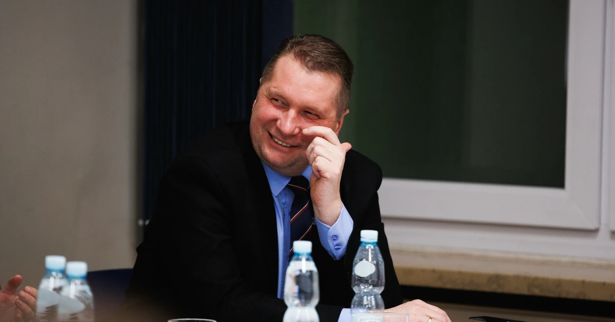 Czarnek o przepychankach w PiS. "Morawiecki odejdzie? Dokąd? Do Senyszyn?"