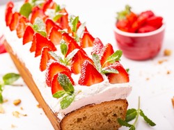 Jak zrobić bitą śmietanę? Jak uratować zwarzoną śmietankę? [PRZEPIS]