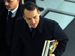 Sikorski do PiS: W wielkim napięciu czekam na na propozycje