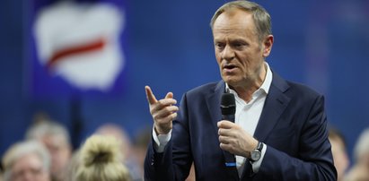 Donald Tusk pojechał na Śląsk w specjalnej koszuli. Wybór był oczywisty