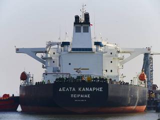 Tankowiec Delta Kanaris z irańską ropą dla PKN Orlen w gdańskim Naftoporcie. 13 kwietnia 2018 r.