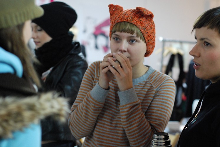 Dzień był długi i pracowity. Dziewczynom z Ushite przydał się termos z kawą. Dziś kolejny dzień promowania idei recyclingu jako alternatywy dla masowej konsumpcji