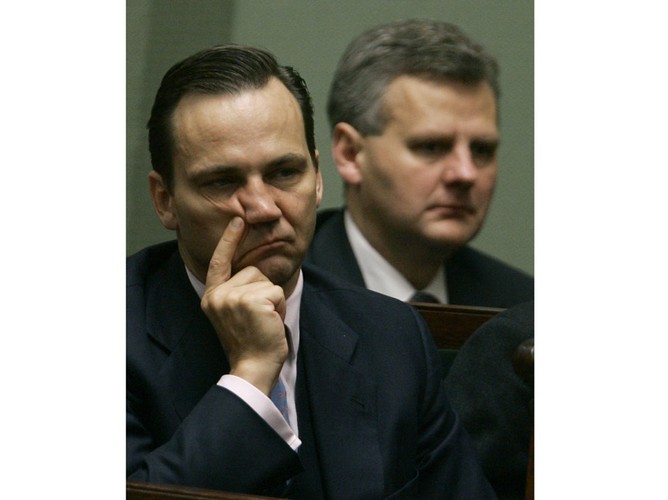 Został odznaczony Narodowym Orderem Zasługi II klasy (Malta), Orderem Księcia Jarosława Mądrego III klasy oraz orderem 'Za Zasługi' I stopnia (Ukraina)