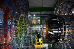 FRANCJA CERN POLSCY NAUKOWCY MODERNIZACJA AKCELERATORA LHC