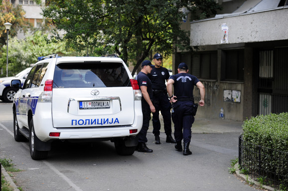 U KOLIMA TUKAO DEVOJKU, PA JE ZAKLJUČAO Uhapšen pijani nasilnik iz Barajeva