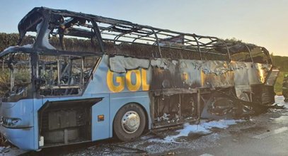 Autokar stanął w płomieniach. O włos od tragedii na autostradzie. W środku było 35 pasażerów