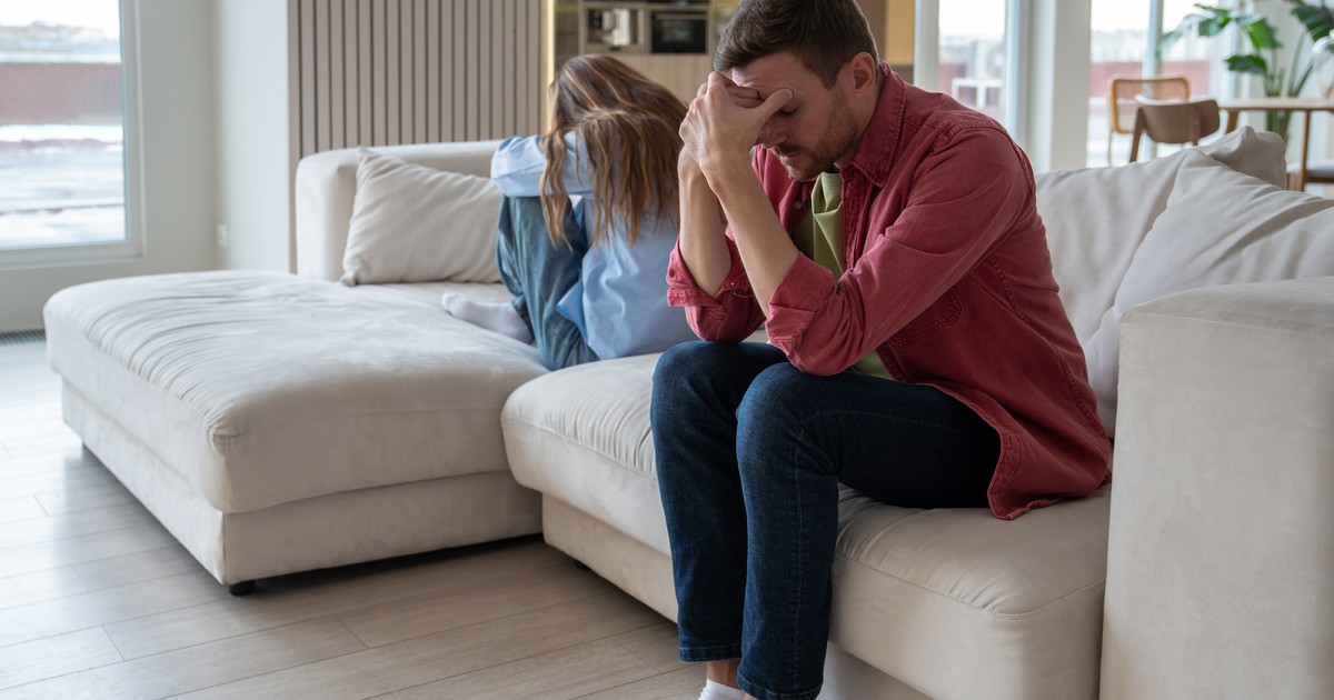 Życie klasy średniej kipi od tajemnic. "Dla zachowania image’u pucują fasadę"