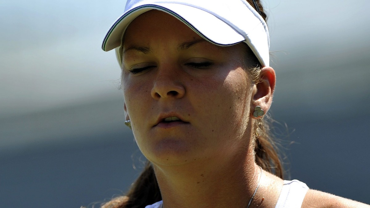 Agnieszka Radwańska poznała rywalkę. Rozstawiona z numerem trzecim Polka zmierzy się z Chanelle Scheepers z RPA w I rundzie turnieju WTA w Stanford (z pulą nagród 700 tysięcy dolarów). Dla najlepszej polskiej tenisistki będzie to pierwszy występ od wielkoszlemowego Wimbledonu.