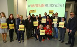 Społeczny Komitet 'Wspieram Nauczycieli' ogłasza zbiórkę na rzecz strajkujących. Apel odczytał Żakowski