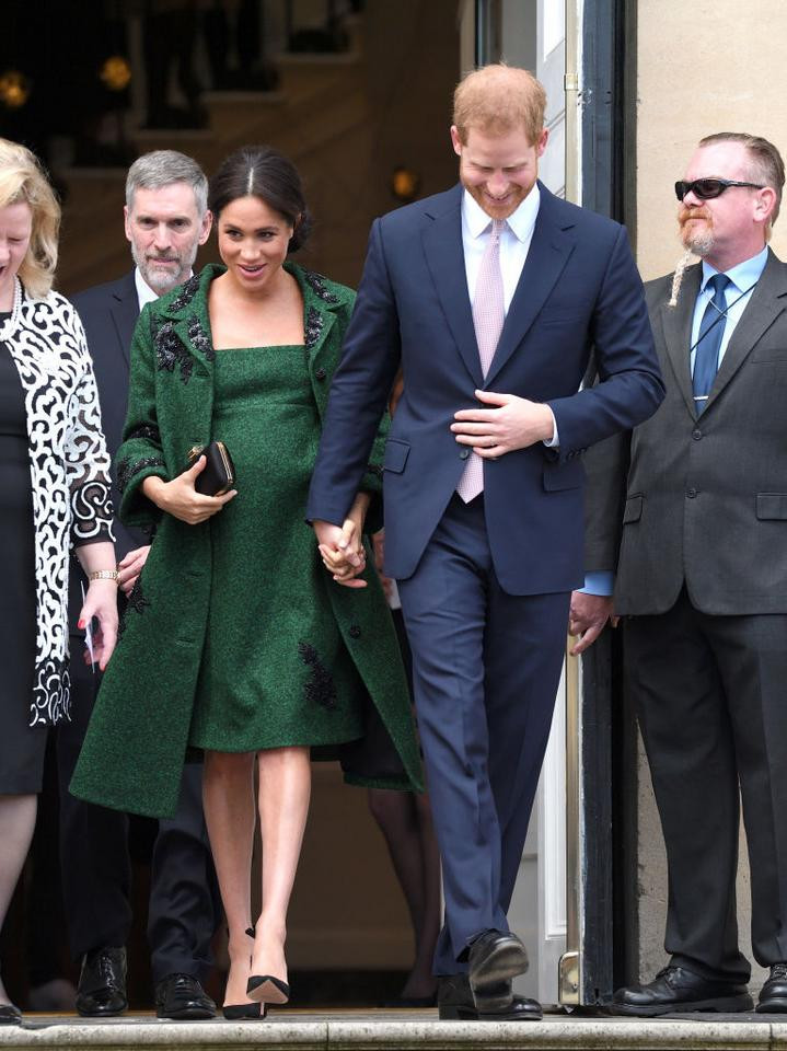 Ciążowe stylizacje Meghan Markle