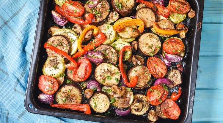 Burgonya zöldségekkel recept / Fotó: Shutterstock