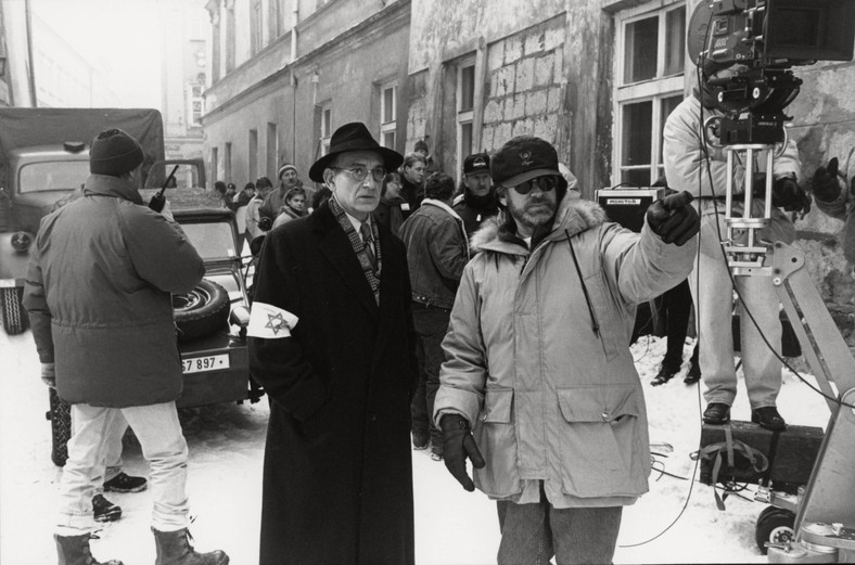 Steven Spielberg, Ben Kingsley na planie filmu "Lista Schindlera"