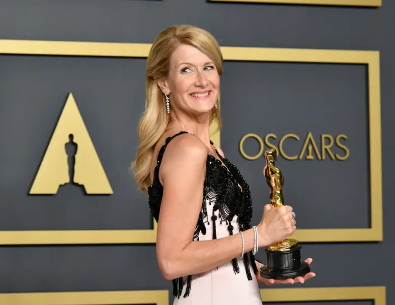 Laura Dern z Oscarem dla najlepszej aktorki drugoplanowej za rolę w filmie &quot;Historia małżeńska&quot;, fot. Getty Images / Amy Sussman