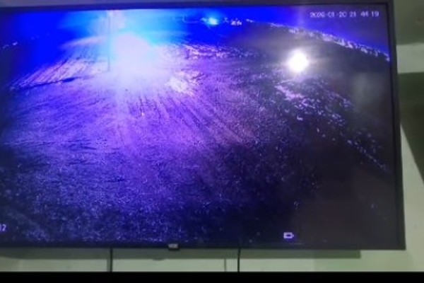 Anabela sa sestrom Aidom na plaži