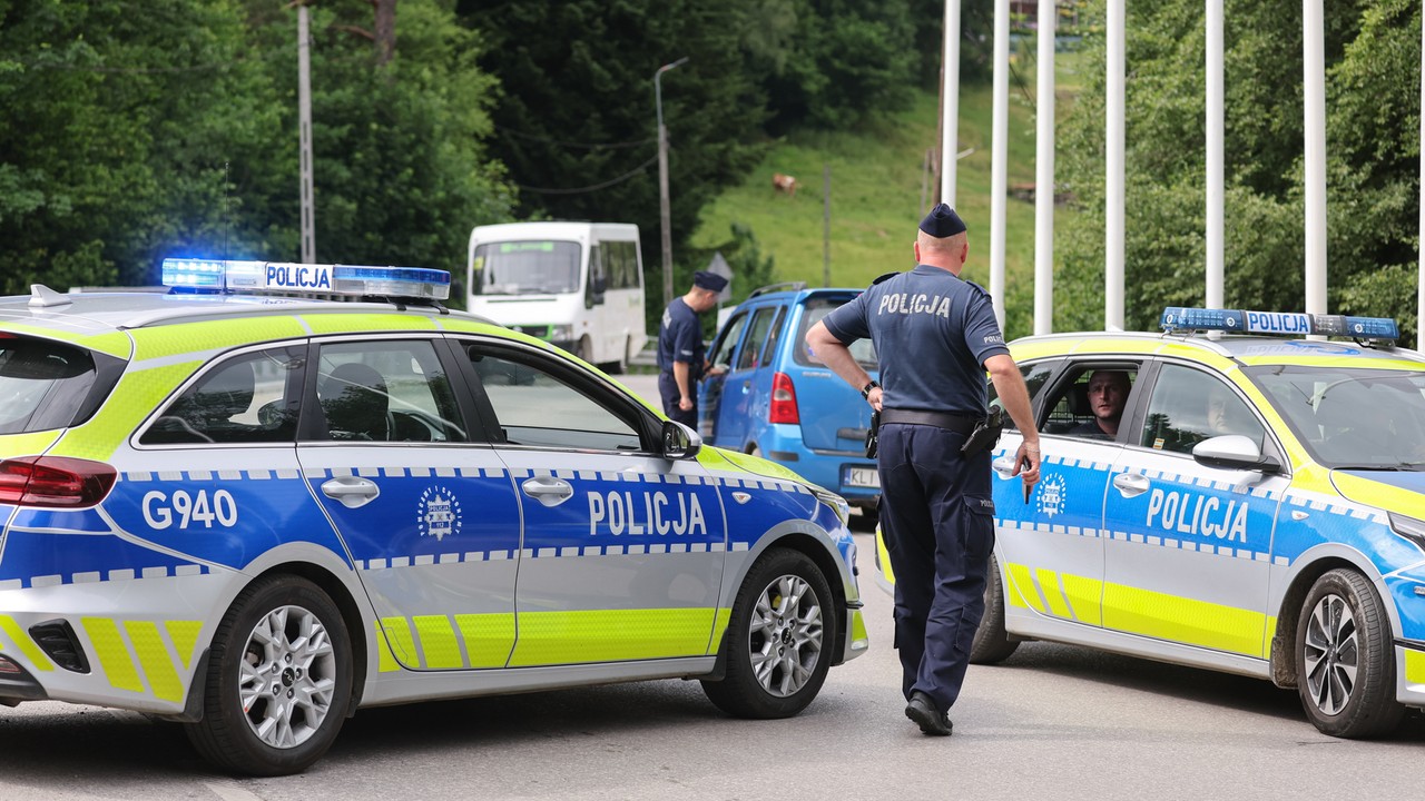 Poszukiwania podejrzanego o zbrodnię w Starej Wsi. Policja z ważnym apelem
