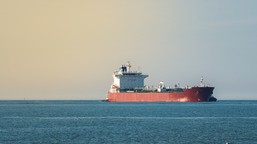 rosyjska jednostka u wybrzeży szwecji. służby weszły na pokład statku powiązanego z transportami wojskowymi