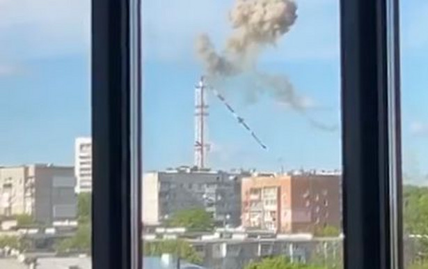 Moment ataku na wieżę telewizyjną w Charkowie