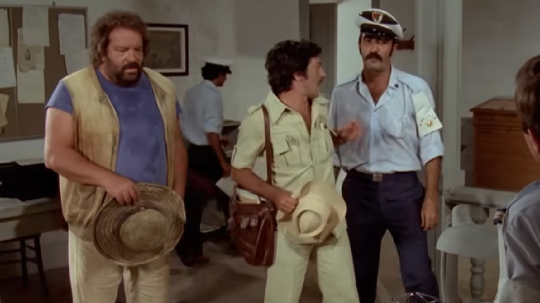 Bud Spencer a Salvatore Basile ako policajt vo filme Banánový Joe.