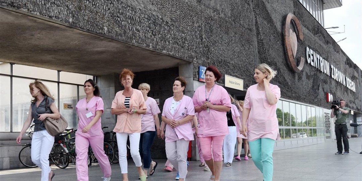 Strajk w Centrum Zdrowia Dziecka. Pielęgniarki chcą podwyżek