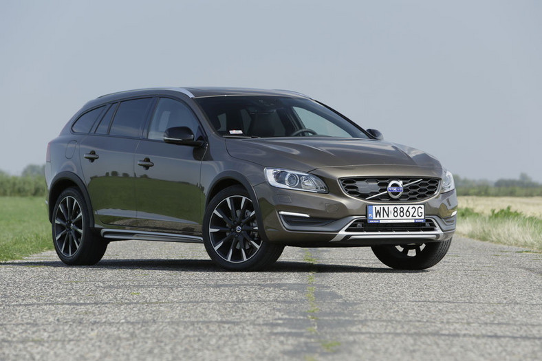 Za ładne na dziurawe drogi - test Volvo V60 Cross Country