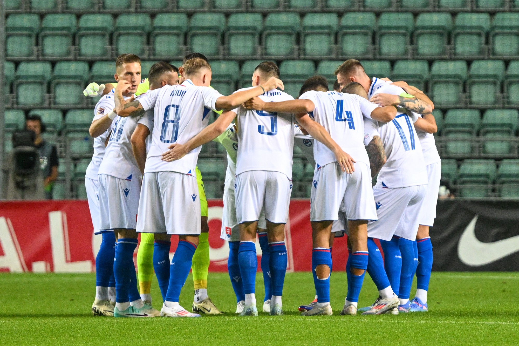 Slovenskí futbaloví reprezentanti pred zápasom s Estónskom.