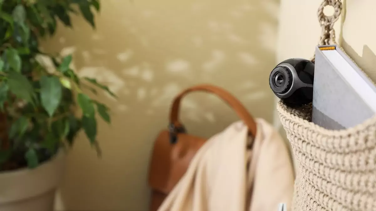 Były haker ujawnił prosty sposób na wykrycie niechcianych kamer w pokoju hotelowym i nie tylko