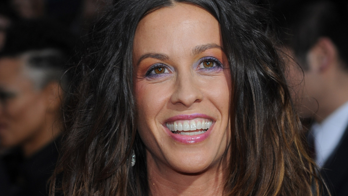 27 sierpnia ukaże się nowa płyta Alanis Morissette, "Havoc And Bright Lights". "Ten album, jak zawsze w moim przypadku, jest wypadkową tego, czym akurat jestem obecnie w życiu zafascynowana, na punkcie czego mam obsesję, na czym mi najbardziej zależy i co spędza mi sen z powiek o 4 nad ranem" - powiedziała wokalistka.