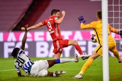 Robert Lewandowski show!!! Najlepszy piłkarz Europy strzelił 4 gole [WIDEO]