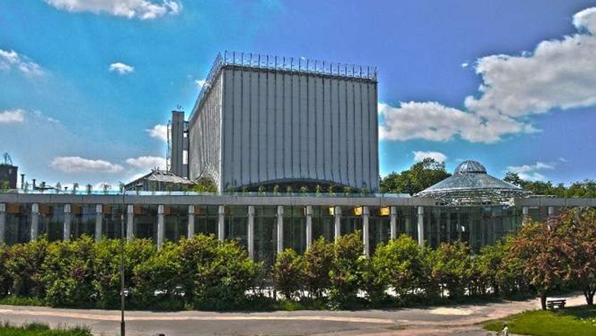 Opera i Filharmonia Podlaska zdobyła jedno z najważniejszych wyróżnień międzynarodowych. Irina Bokova, dyrektor generalna UNESCO objęła patronatem polską wersję musicalu "Korczak" i towarzyszący mu projekt edukacyjny. To pierwsza od lat tak wyróżniona produkcja instytucji kultury w Polsce - informuje "Kurier Poranny".