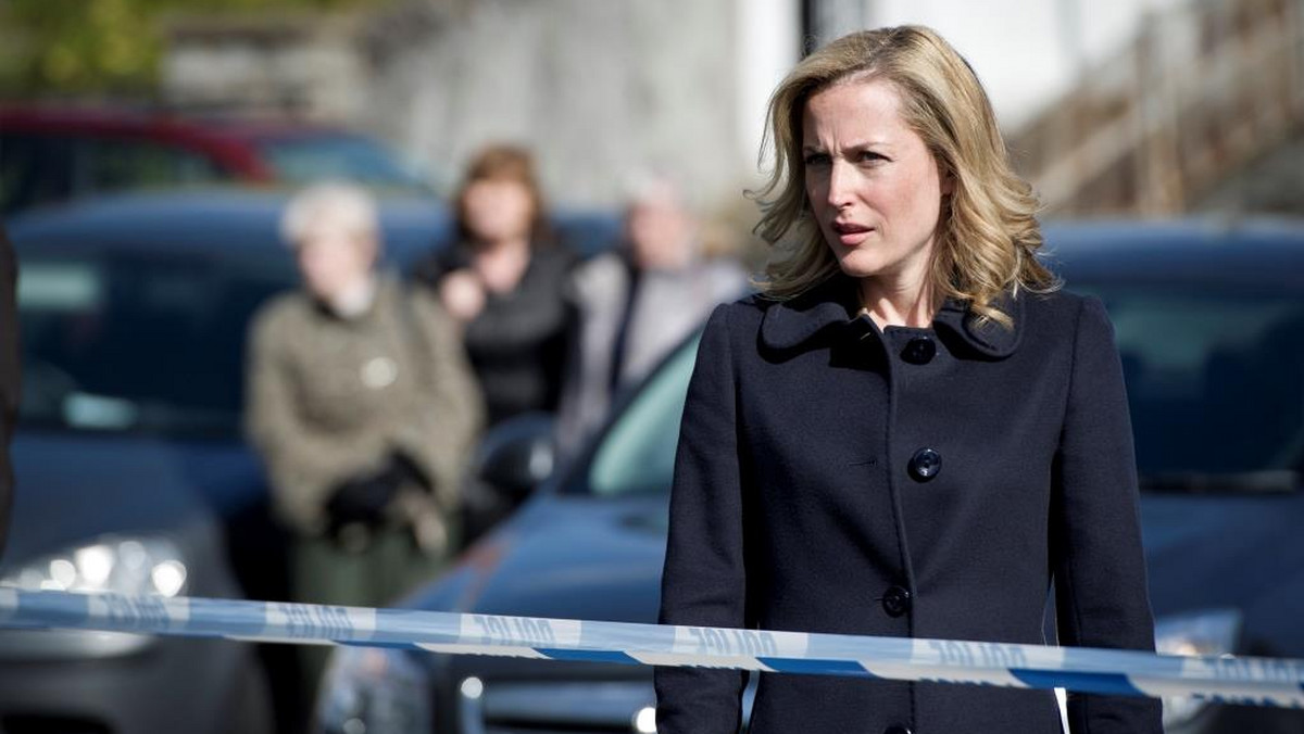 "Upadek" to nowy serial kryminalny, którego premiera odbędzie się w piątek, 14 lutego w Cinemax. W roli głównej występuje Gillian Anderson wcielająca się w rolę ambitnej pani inspektor, zdeterminowanej, by schwytać seryjnego mordercę. Serial będzie również dostępny w serwisie HBO GO.