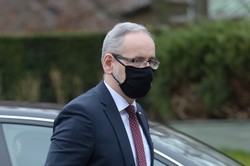 Niedzielski straszy III falą pandemii: Święta i ferie zdecydują