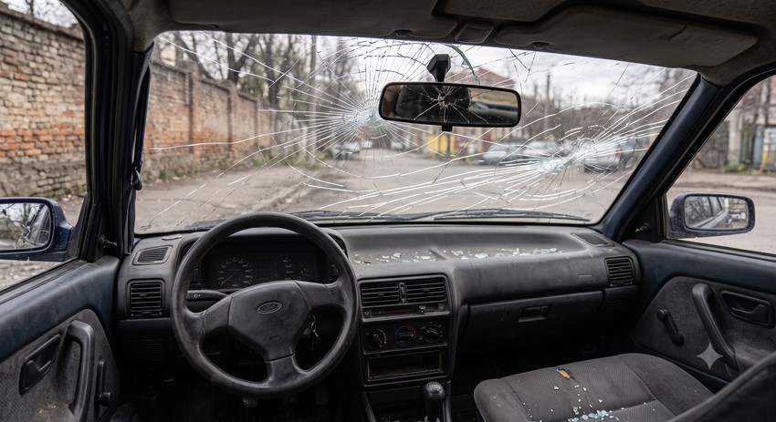 Eksplozija spreja za čišćenje automobila - ilustracija