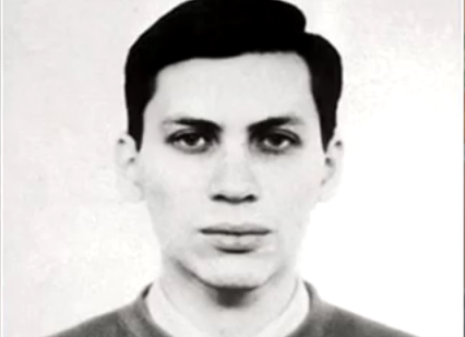 Historia Vladimira Levina mogłaby posłużyć za znakomity filmowy scenariusz. Haker dokonał na swoje konto gigantycznego przelewu w wysokości 10,7 mln. dol., pochodzących od kilku najważniejszych klientów Citibanku za całego świata. Levin wykradł pieniądze, odpoczywając w swoim apartamencie w Sankt Petersburgu. Rosjanin działał w przed-internetowej erze, a do kradzieży wykorzystywał systemy telekomunikacyjne. Podsłuchiwał rozmowy klientów przechwytując ich dane dotyczące kont bankowych. W 1998 roku został zmuszony do zwrócenia Citibankowi 240 tys. dol. i trafił na 3 lata do więzienia. Jego obecne miejsce pobytu nie jest znane.