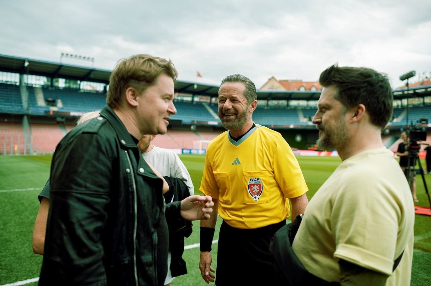 Kúzlo derby Jiří Langmajer a režiséri Vladimír Skórka a Petr Kolečko.