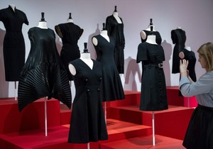 Varijante malih crnh haljina modne kuće "Šanel"