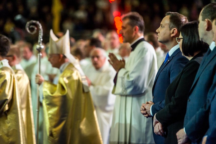 Duda przemawiał na imprezie Rydzyka. Mówił o moherowych beretach