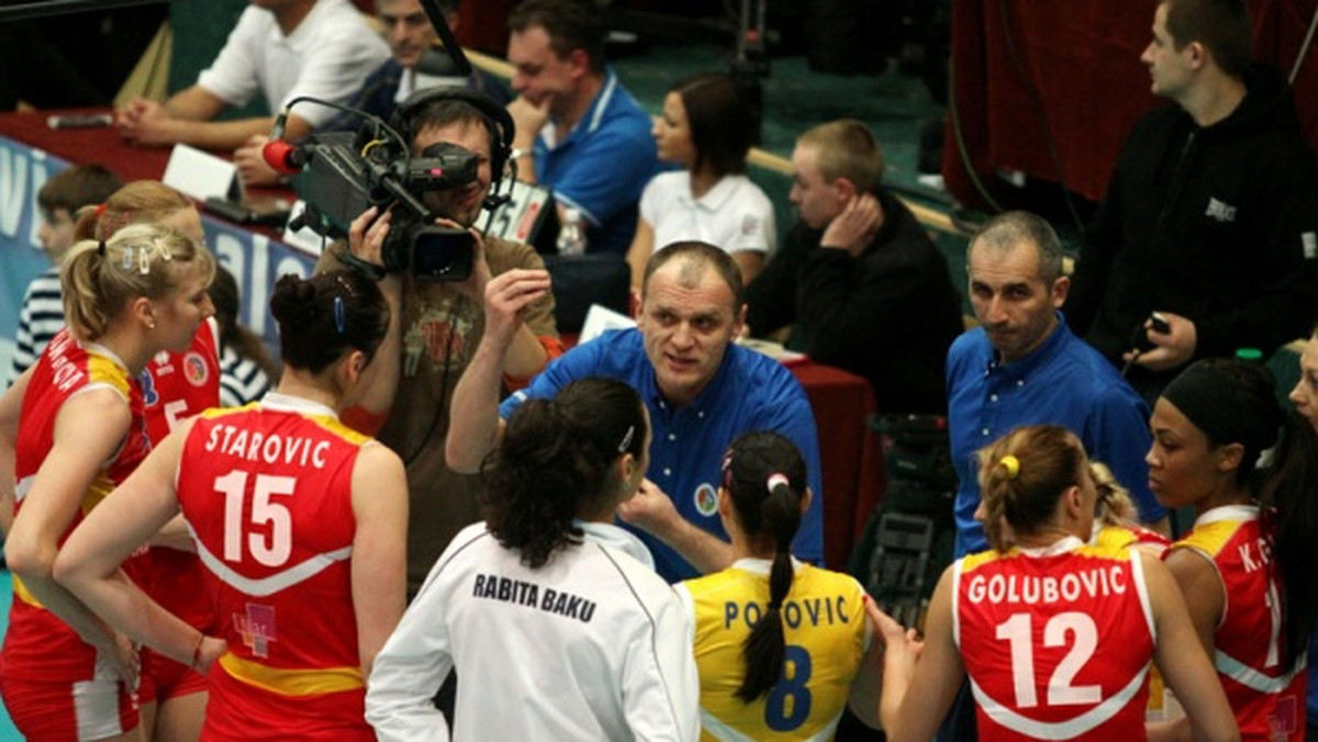 Rabita Baku pokonała Scavolini Pesaro 3:1 (25:23, 25:16, 13:25, 25:14 ) w pierwszym półfinałowym spotkaniu Ligi Mistrzyń w siatkówce. Turniej finałowy odbywa się w Stambule.