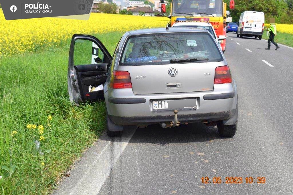 Opitá vodička sa zrazila s protiidúcim autom.