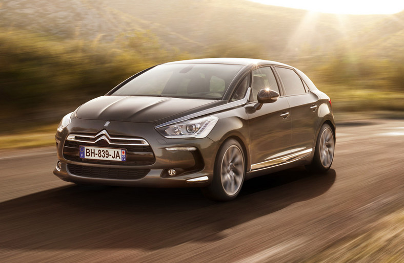 Citroen DS5 Hybrid4: C5 dla wymagających