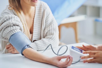 Hirtelen magas lett a vérnyomásom, mi okozhatja? Vakcinainfó - Az orvos válaszol