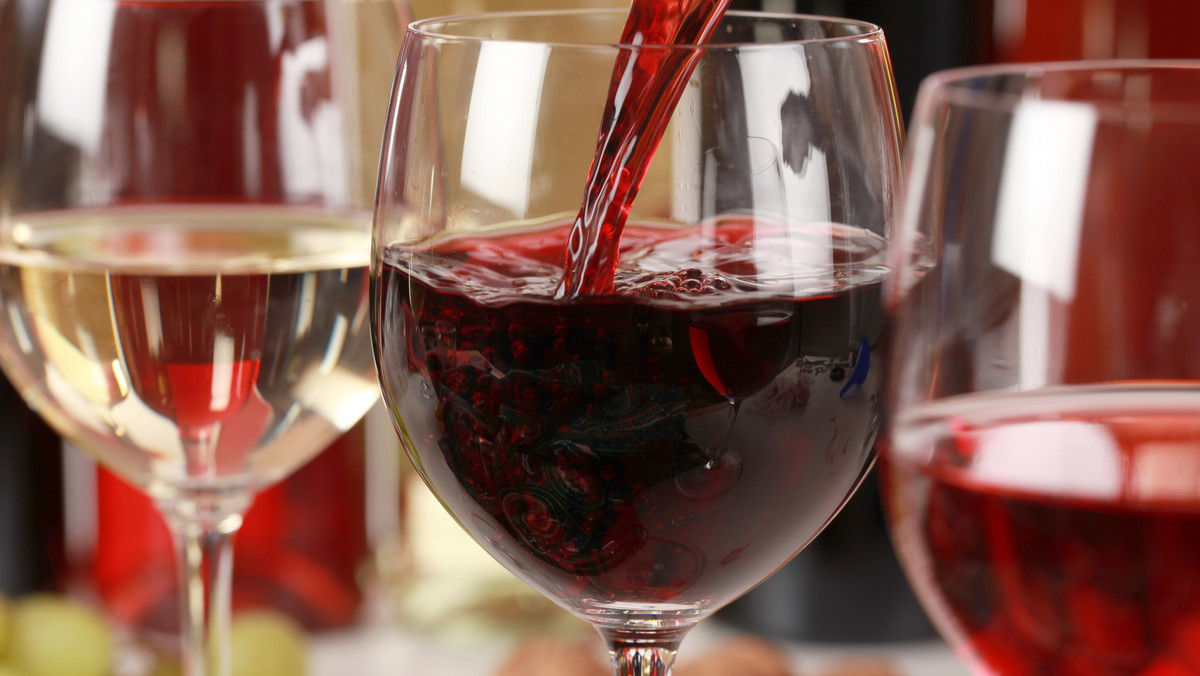 Tylko w nielicznych winnicach na Podkarpaciu rozpoczęło się już tegoroczne winobranie. Winiarze czekają na lepszą koncentrację cukru w owocach. Szacuje się, że w tym roku zbiory będą dwukrotnie mniejsze niż w roku 2013.