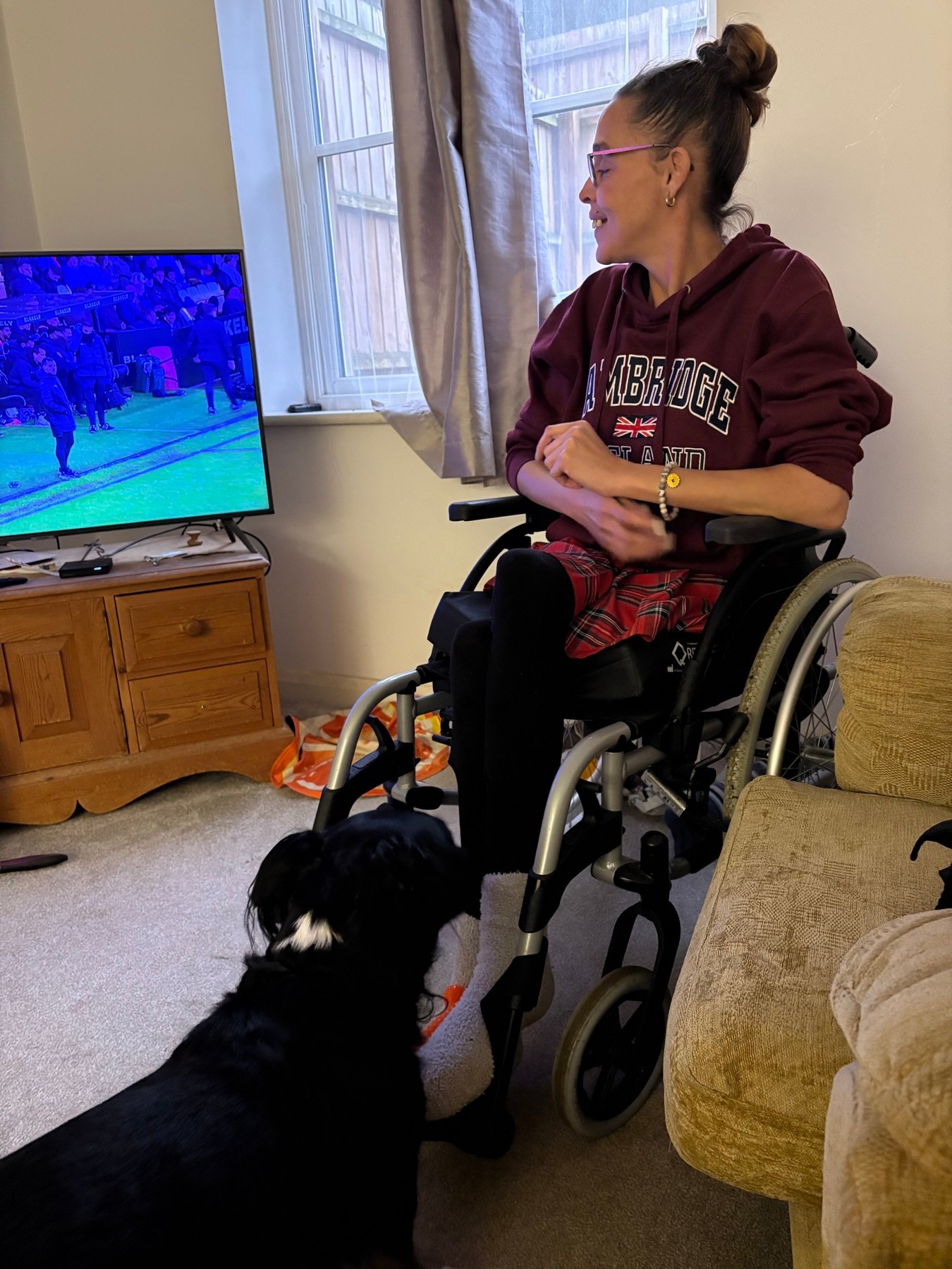 Rutinný zákrok sa pre Kelly skončil sepsou a doživotným utrpením.