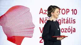 10 bátor nőt díjazott a Vodafone a digitális világban elért sikereikért