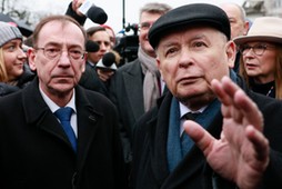 Jarosław Kaczyński i Mariusz Kamiński przed Sejmem