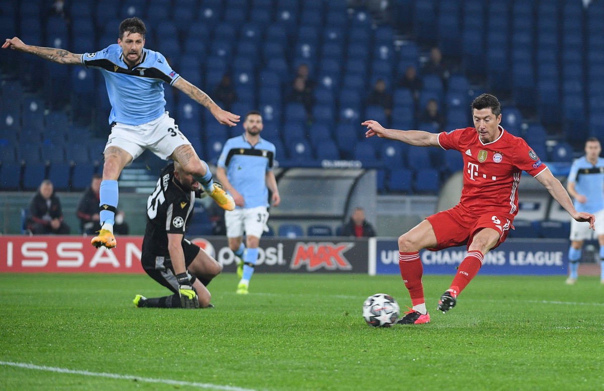 Robert Lewandowski (z prawej)