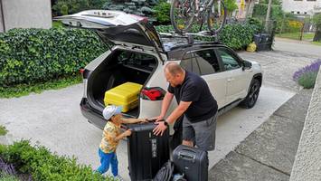 Jak dobrze spakować się na wakacyjny wyjazd? Dotyczy to każdego samochodu