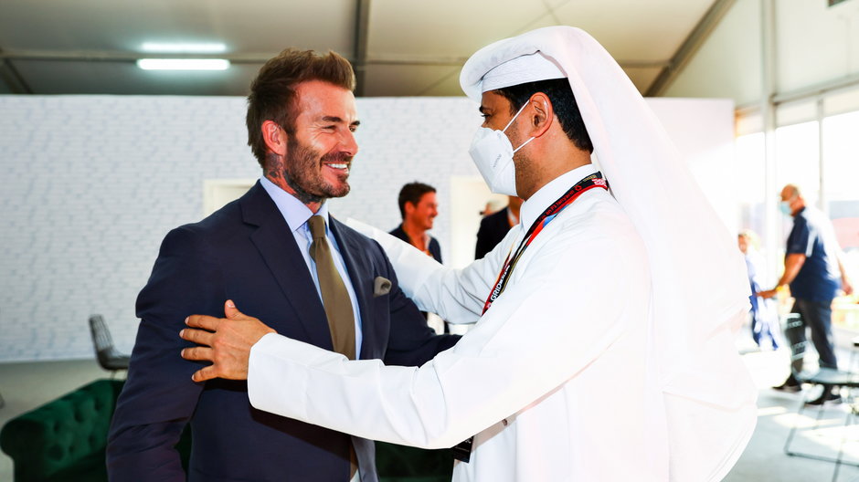 Nasser Al-Khelaifi i David Beckham podczas Grand Prix F1 w Katarze